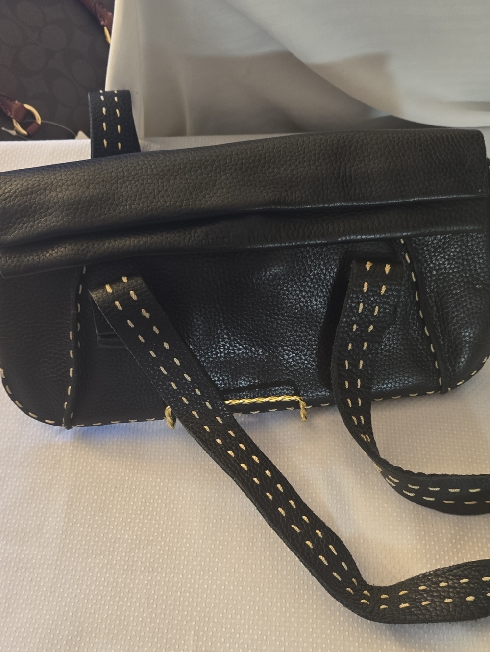 Charles DAVID Classic Black Leather Shoulder Bag - Unbranded